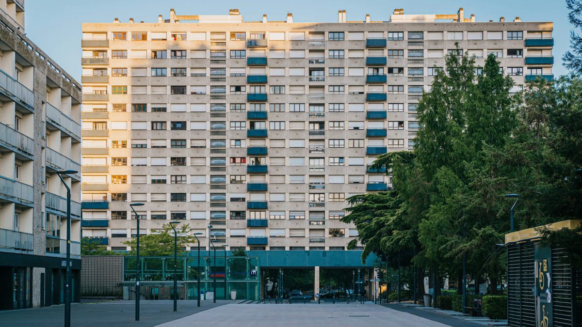 Risques naturels et immobilier : ce que tout acheteur ou bailleur doit vérifier en France